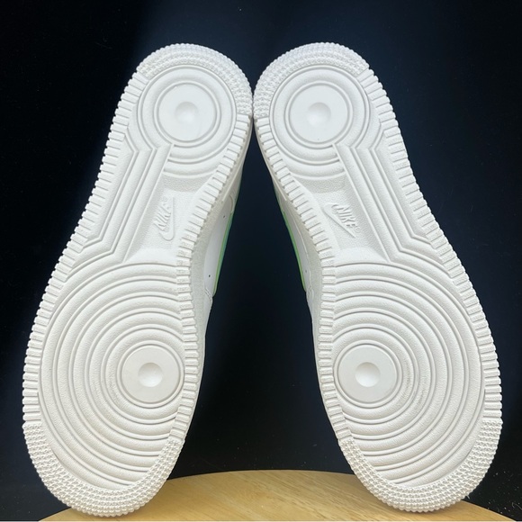 NEW Nike Air Force 1 Low White/Emerald Green DV7762 104 Women’s Sz 8.5/ Size 7Y - Picture 10 of 10